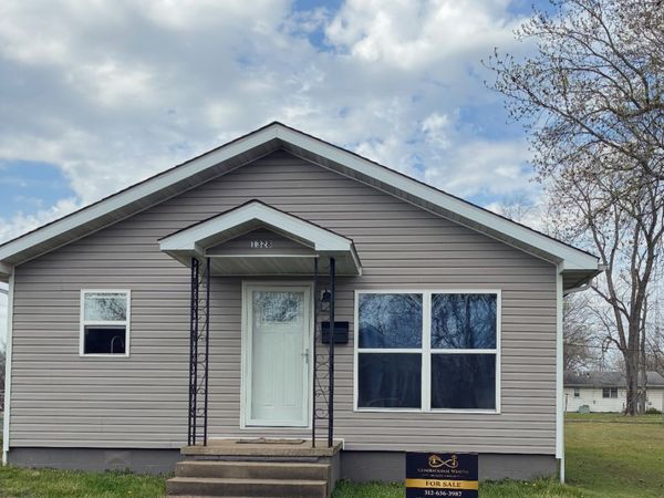 1328 Dean Street, Centralia, IL 62801