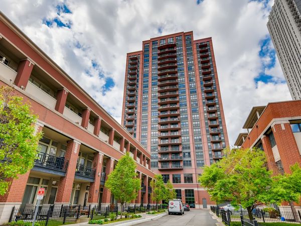 330 N Jefferson Street , Chicago, IL 60661