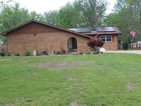 210 Circle Drive , Unit 1, Salem, IL 62881