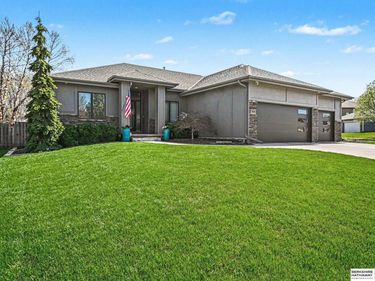 19819 Marcy Street, Omaha, NE 68022