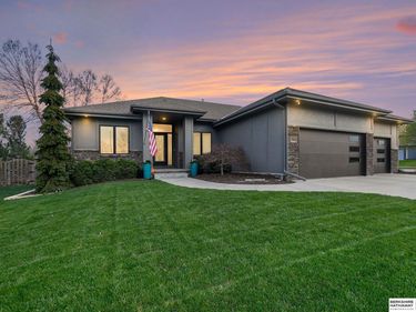 19819 Marcy Street, Omaha, NE 68022