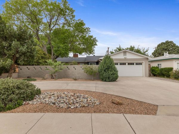 1513 Dartmouth Drive NE, Albuquerque, NM 87106