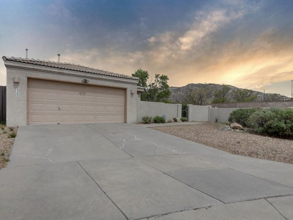 200 Serenity Court SE, Albuquerque, NM 87123