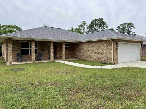 5553 Riviera Dr, Milton, FL 32583