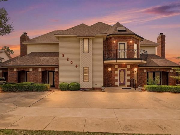 8204 Brownsville Lane, Bethany, OK 73008