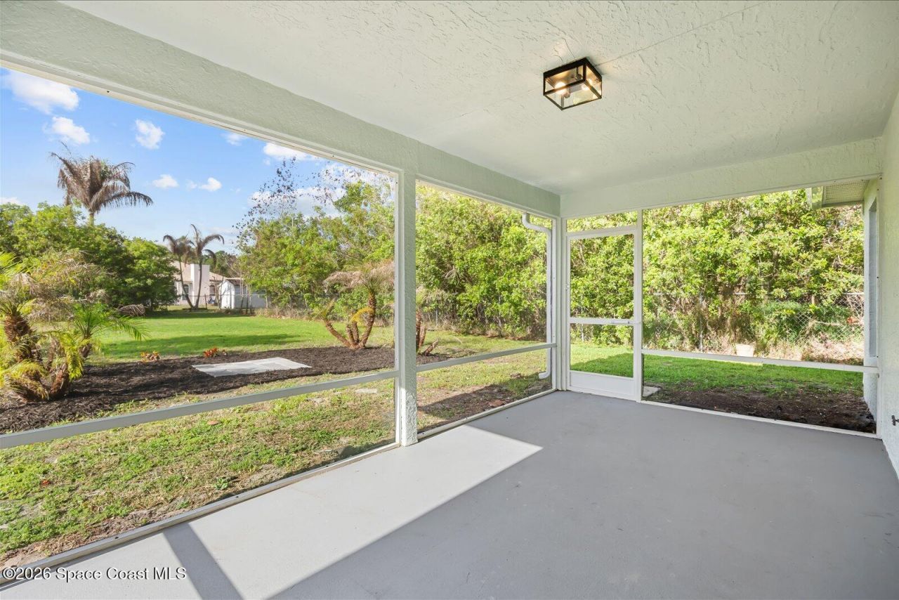 5868 NW Hann Drive, Port Saint Lucie, FL 34986 Photo