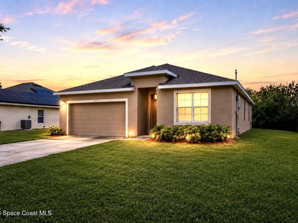 335 Calcutta Avenue NW, Palm Bay, FL 32907