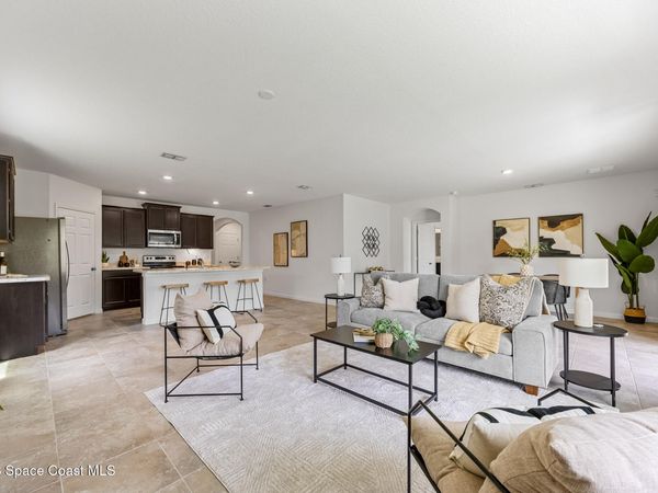 335 Calcutta Avenue NW, Palm Bay, FL 32907