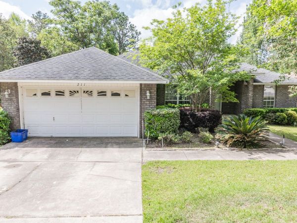 211 FoxChase Way, Crestview, FL 32536
