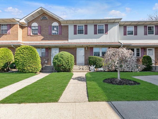 815 Franklin Avenue, Unit 13, Valley Stream, NY 11580