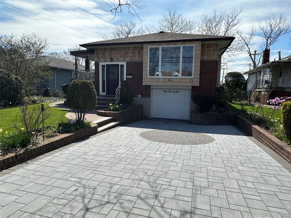 121 Marcus Avenue, New Hyde Park, NY 11040