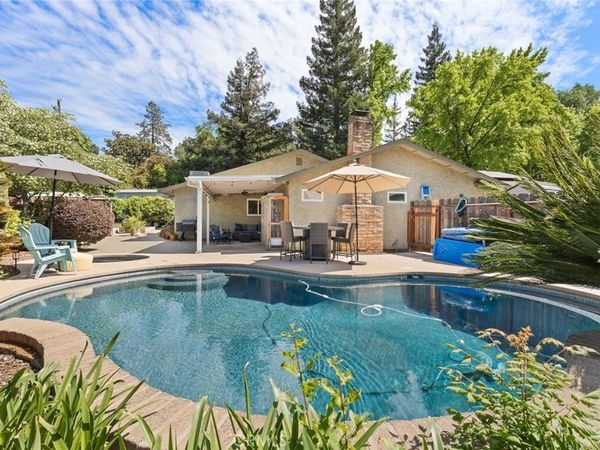 2 Vermillion Circle, Chico, CA 95928