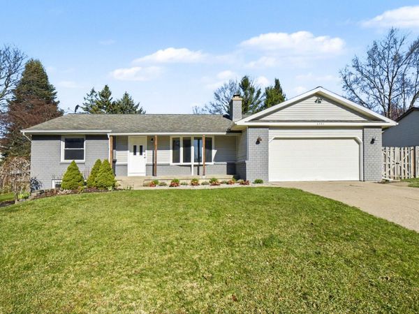 6593 Crownpointe Drive SW, Byron Center, MI 49315