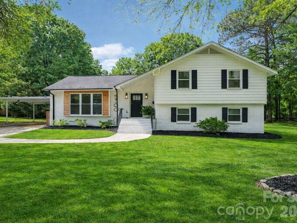 5300 Cheval Place, Charlotte, NC 28205