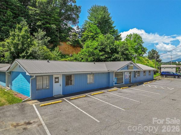 8275 Carolina Boulevard , Clyde, NC 28721