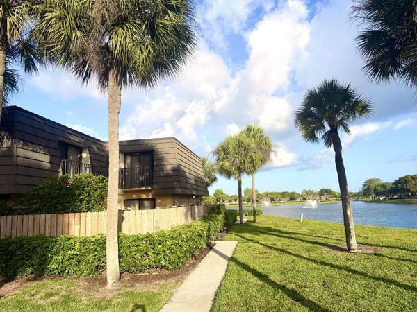 812 8th Way, West Palm Beach, FL 33407