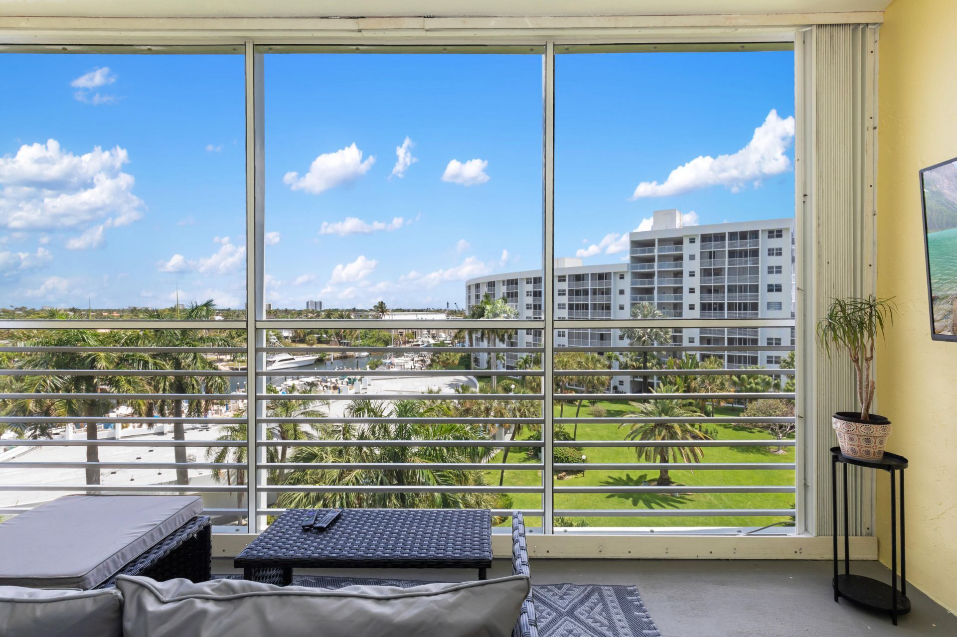 2731 NE 14th Street Causeway Ne, Unit Apt 612, Pompano Beach, FL 33062 Photo