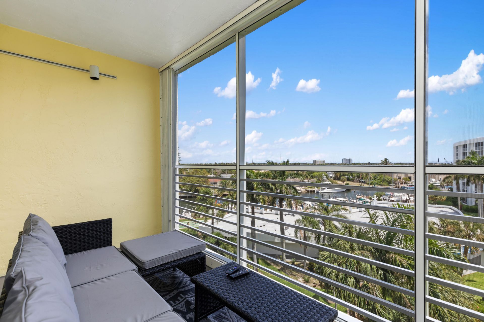 2731 NE 14th Street Causeway Ne, Unit Apt 612, Pompano Beach, FL 33062 Photo