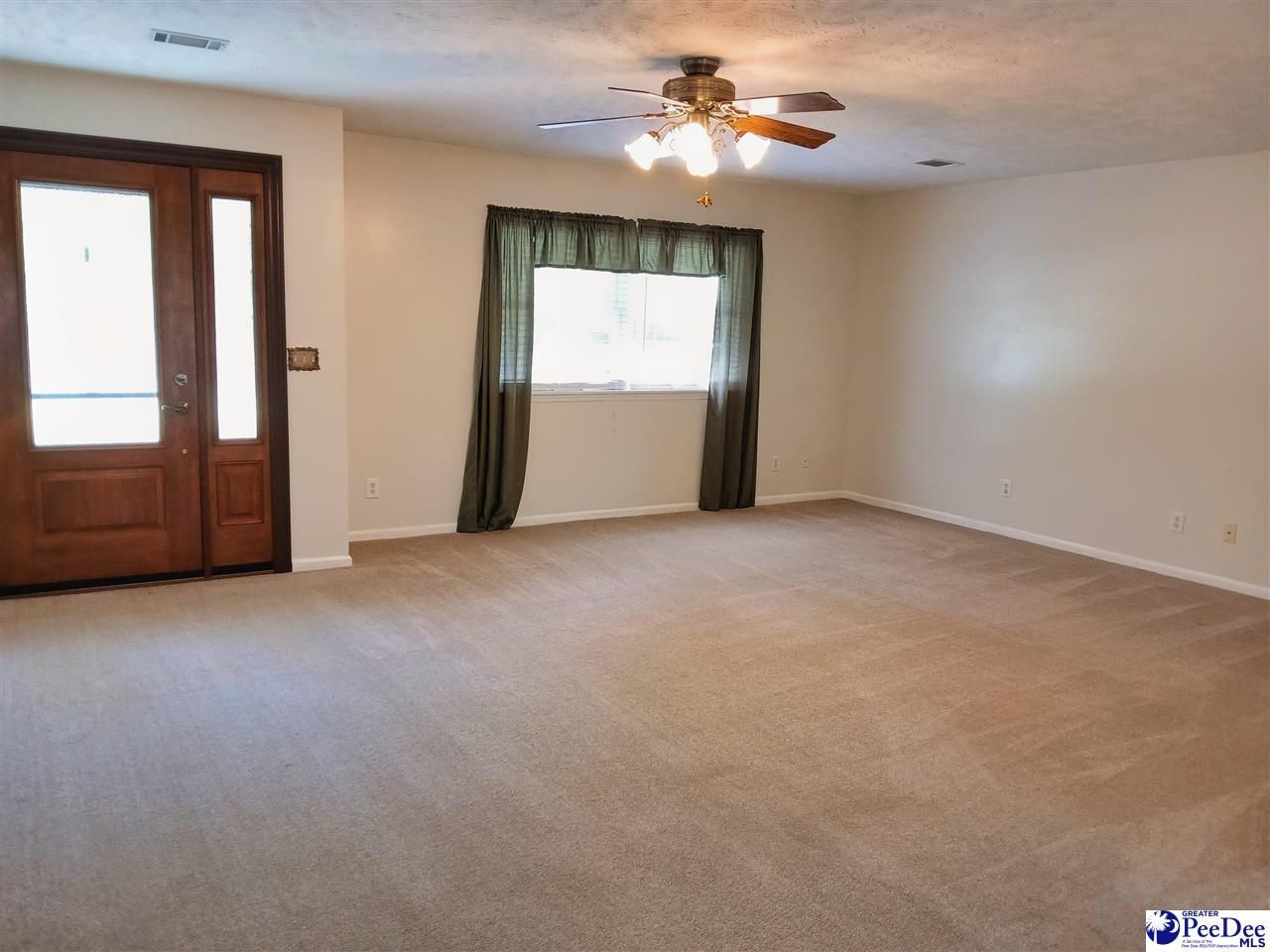 15 Meeting Street Photo 19