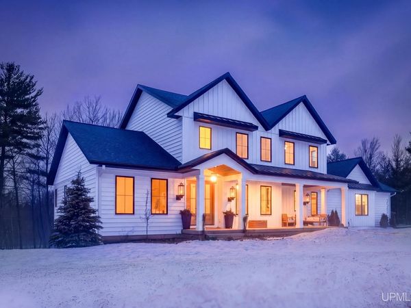 2002 Maple Ridge Drive, Marquette, MI 49855