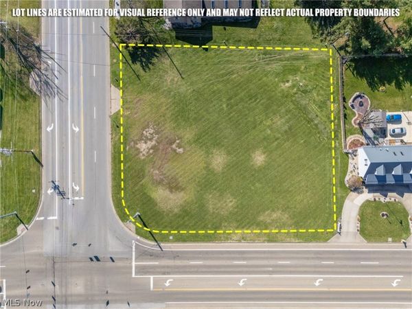 7395 Market Avenue N, North Canton, OH 44720