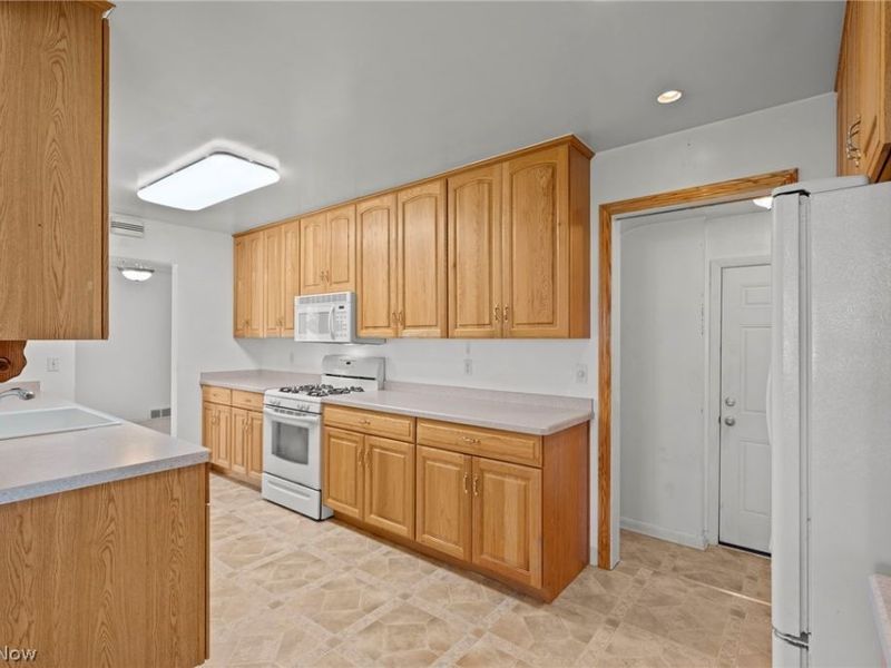 6617 Kingswood Drive, Mayfield Heights, OH 44124 Photo 16