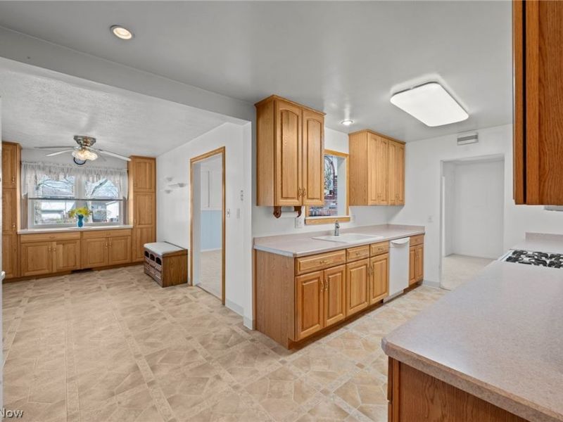 6617 Kingswood Drive, Mayfield Heights, OH 44124 Photo 18