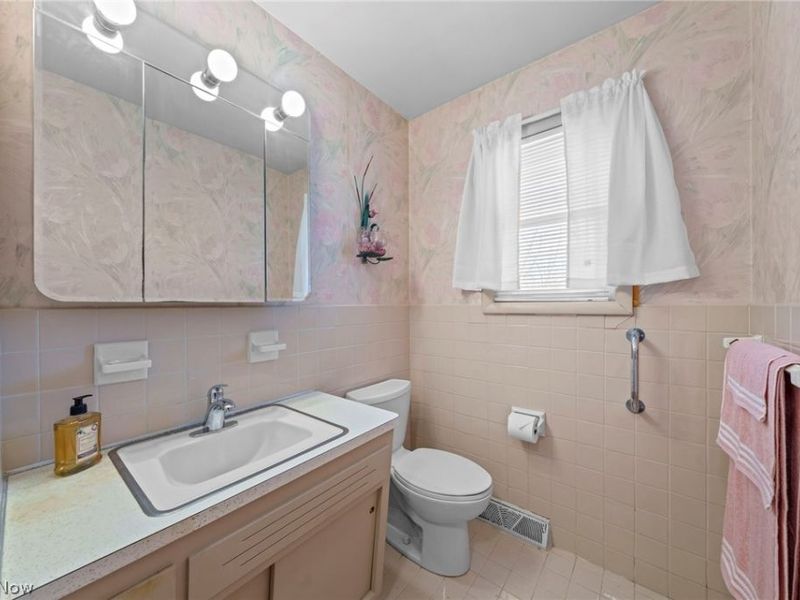 6617 Kingswood Drive, Mayfield Heights, OH 44124 Photo 28