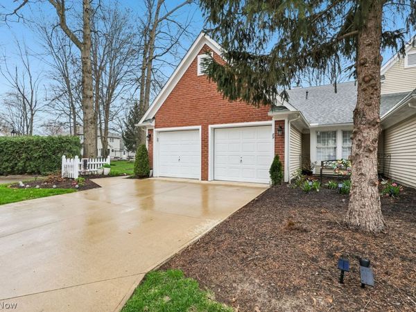 31825 Bayview Drive, Unit 89, Avon Lake, OH 44012