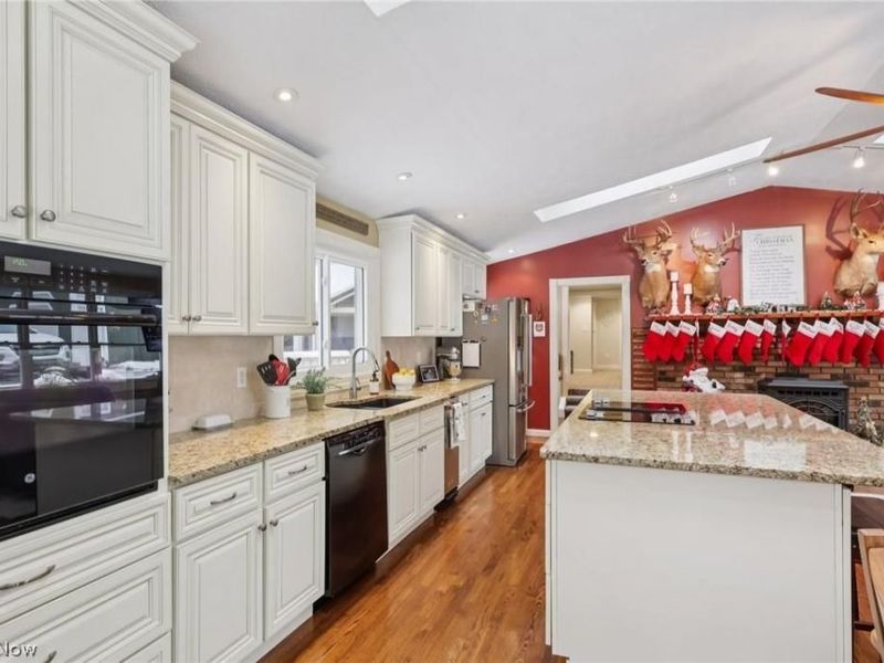 15720 Jug Road, Burton, OH 44021 Photo 11