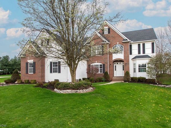 1075 Greenwood Court, Medina, OH 44256