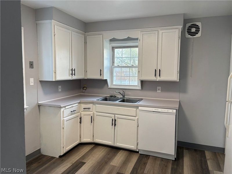 13500 Oakview Boulevard, Garfield Heights, OH 44125 Photo 23