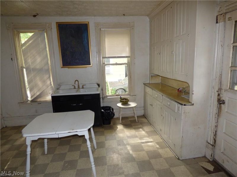 855 Adams Avenue NW, Warren, OH 44483 Photo 3