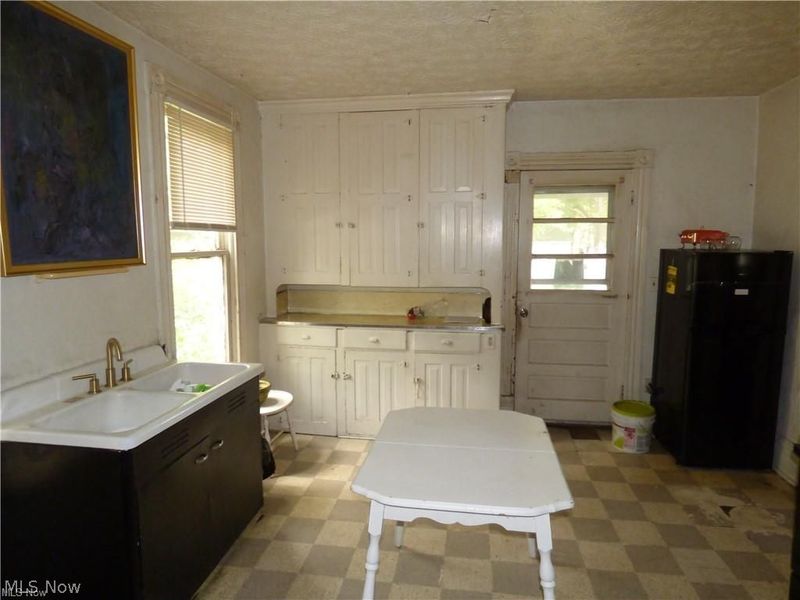 855 Adams Avenue NW, Warren, OH 44483 Photo 4