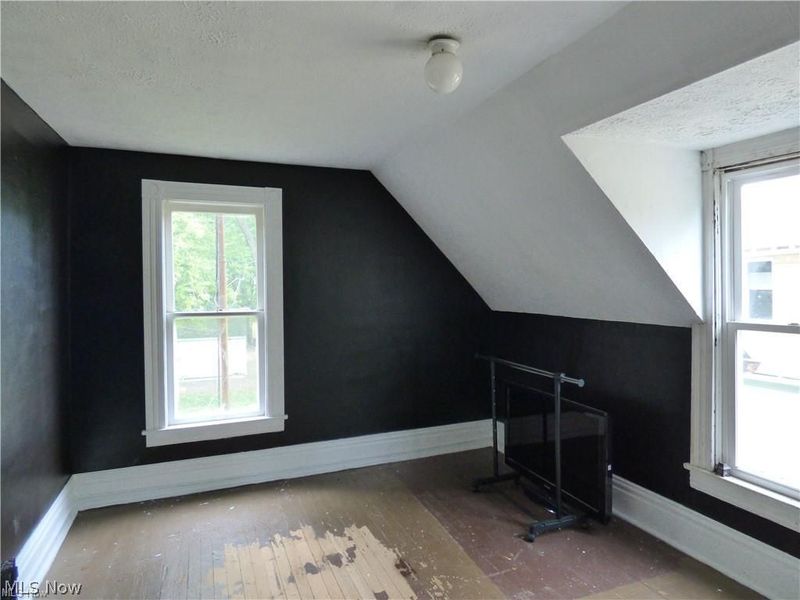 855 Adams Avenue NW, Warren, OH 44483 Photo 9