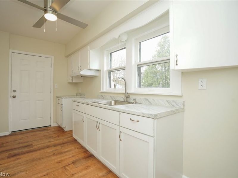 1069 Buena Vista Avenue NE, Warren, OH 44483 Photo 6