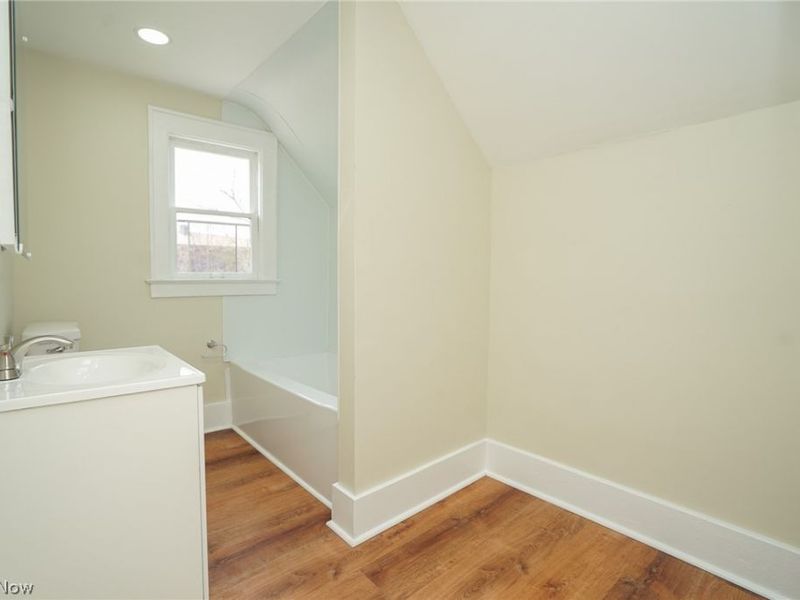 1069 Buena Vista Avenue NE, Warren, OH 44483 Photo 8