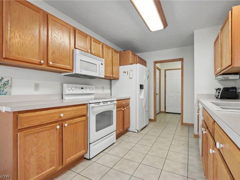 3060 Somerset Drive, Akron, OH 44312 Photo 15