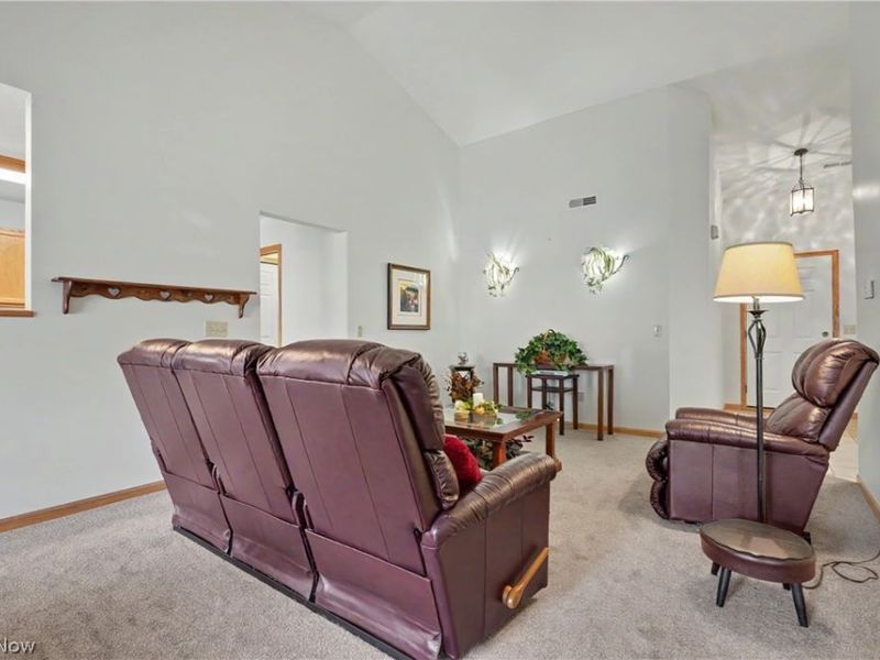 3060 Somerset Drive, Akron, OH 44312 Photo 5