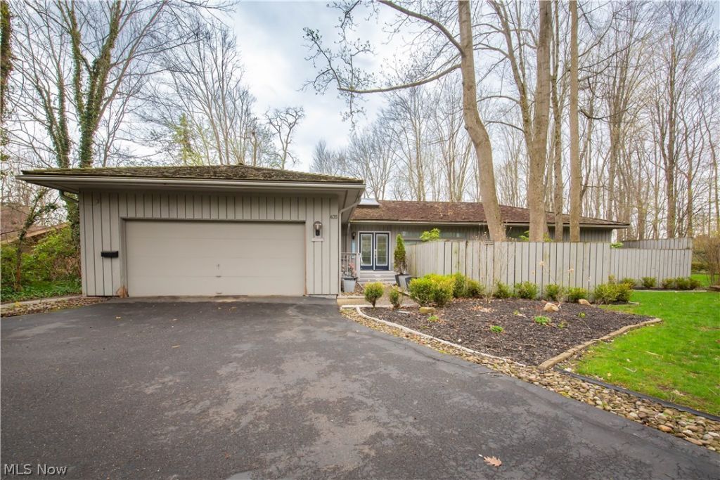 635 Glen Eden Court, Aurora, OH 44202