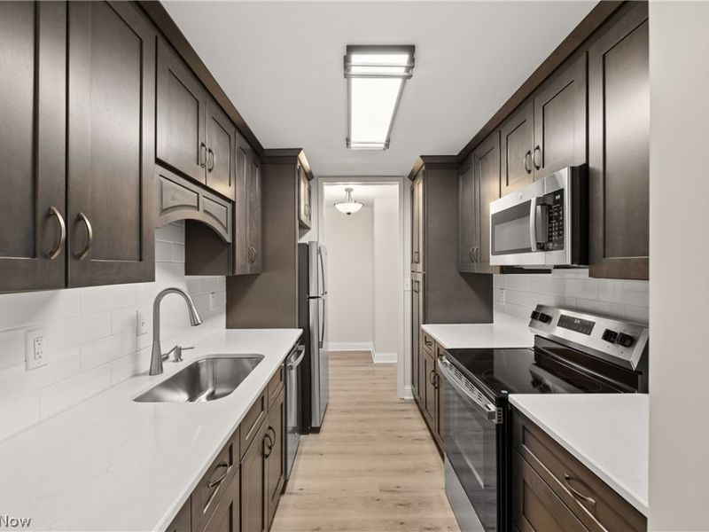 12700 Lake Avenue, Unit 1801, Lakewood, OH 44107 Photo 11