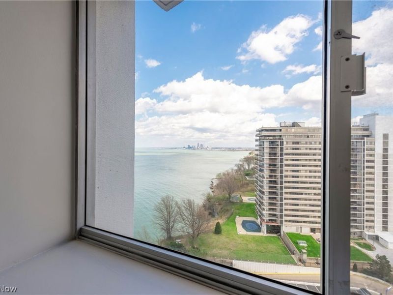 12700 Lake Avenue, Unit 1801, Lakewood, OH 44107 Photo 18