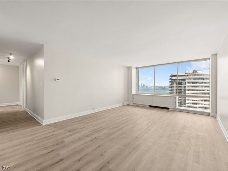 12700 Lake Avenue, Unit 1801, Lakewood, OH 44107 Photo 4