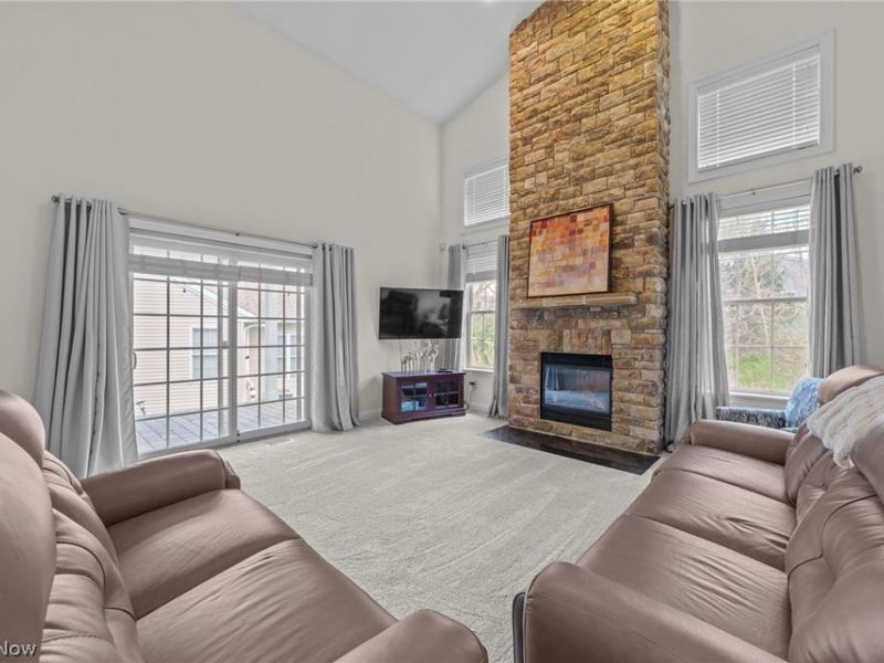 138 Stonecreek Drive, Mayfield Heights, OH 44143 Photo 6