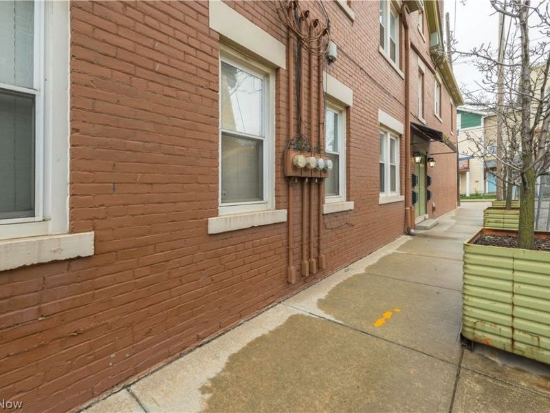 751 Starkweather, Cleveland, OH 44113 Photo 10