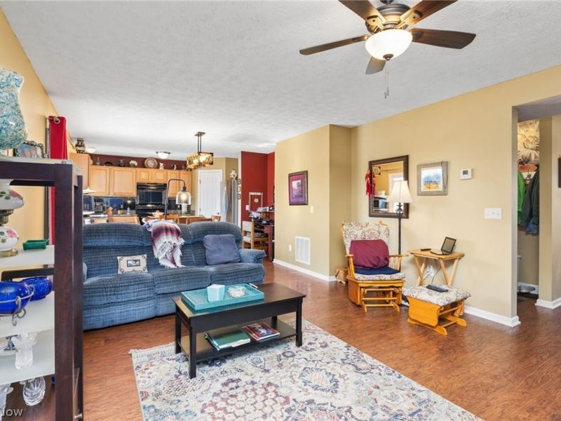 211 Burkdale Court, Wadsworth, OH 44281 Photo 10