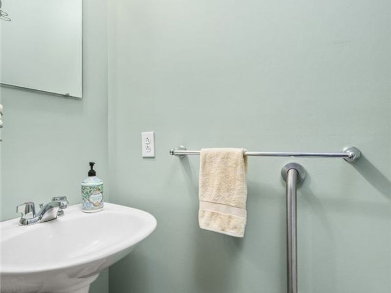 211 Burkdale Court, Wadsworth, OH 44281 Photo 18