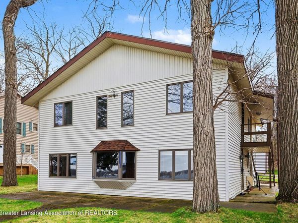 2321 Country Club Way, Albion, MI 49224