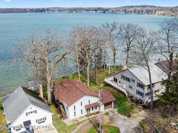 2321 Country Club Way, Albion, MI 49224