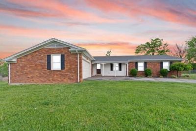 101 Holly Hill Circle, Nicholasville, KY 40356